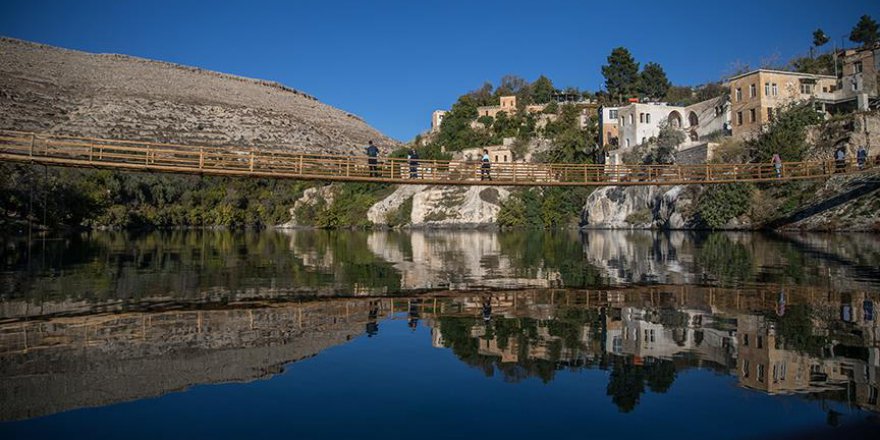 Sonbahar Halfeti'ye ayrı bir güzellik kattı