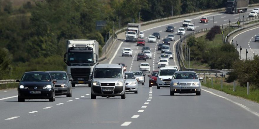 Trafikteki taşıt sayısı 579 bin 276 arttı