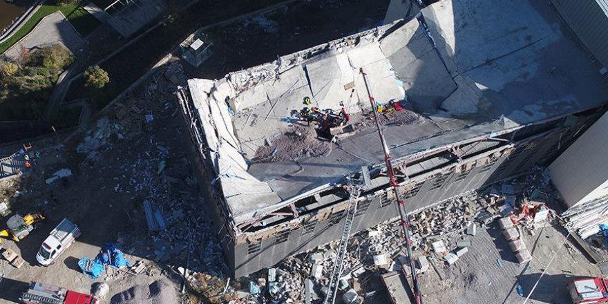 Kayseri'de inşaat halindeki kongre binasının çatısı çöktü
