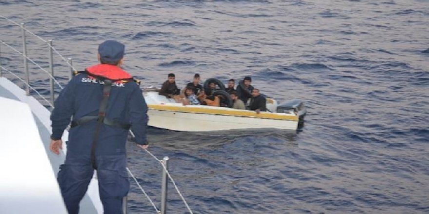 Mersin'de 10 kaçak göçmen kurtarıldı