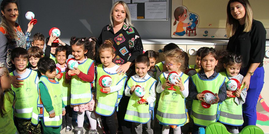 Minik öğrencilerden gönülleri ısıtan yardım