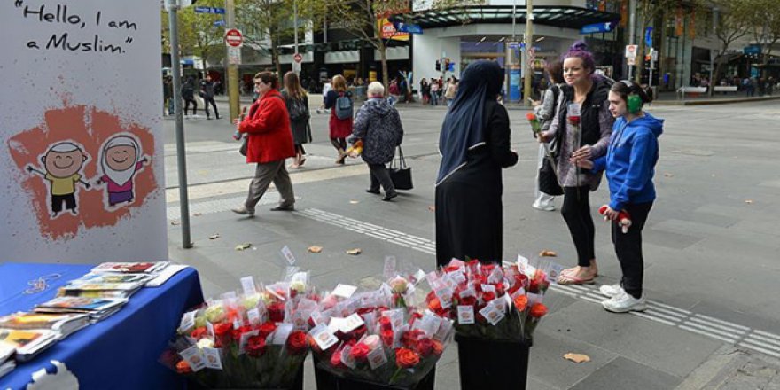 SETA: 'Avrupa'da İslamiyet'e karşı yasaklar söz konusu'