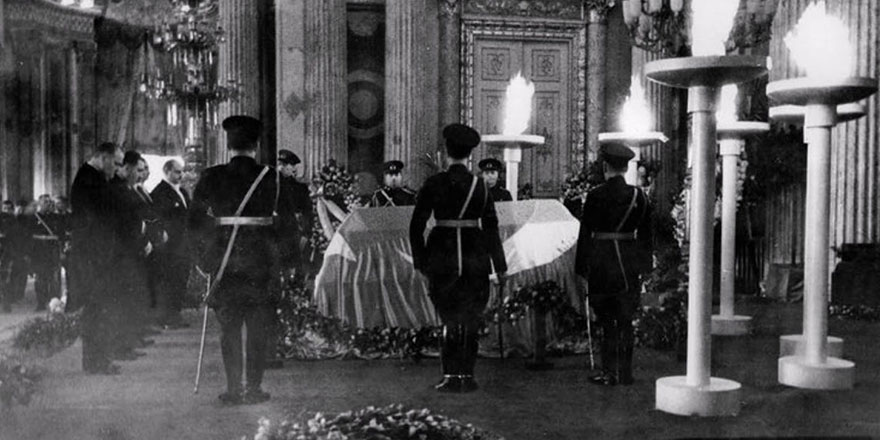 Atatürk'ün cenazesinde ‘dinî merasim kat’iyyen yapılmayacak’ talimatı