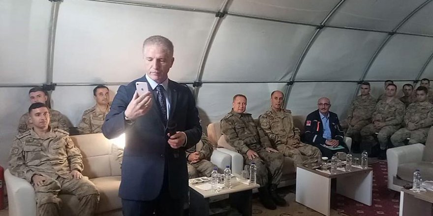 Bakan Soylu'dan askerlerimize moral ziyareti