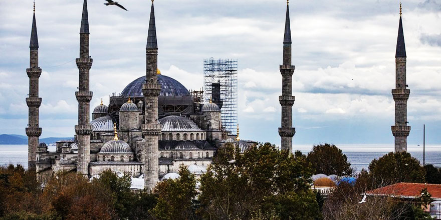 Sultanahmet Camiinin minaresi eksik