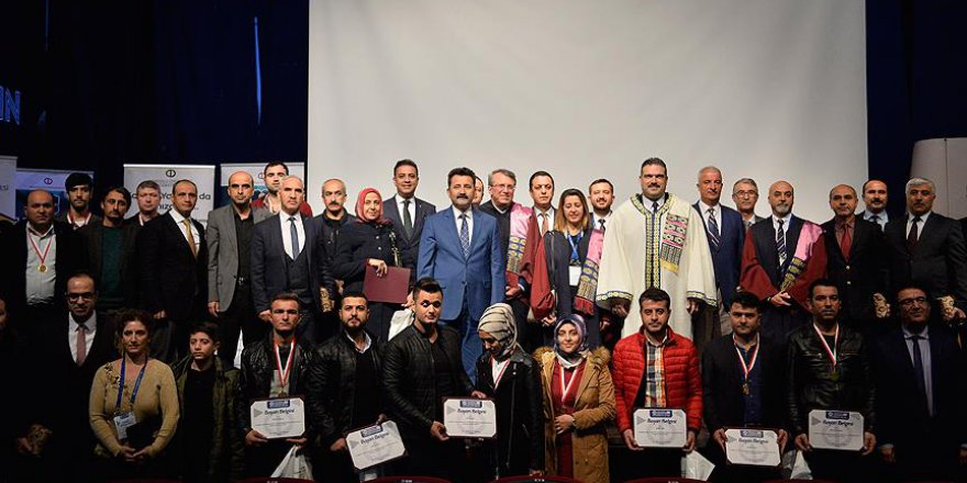 Mardinli Açıköğretim öğrencilerine başarı belgesi verildi