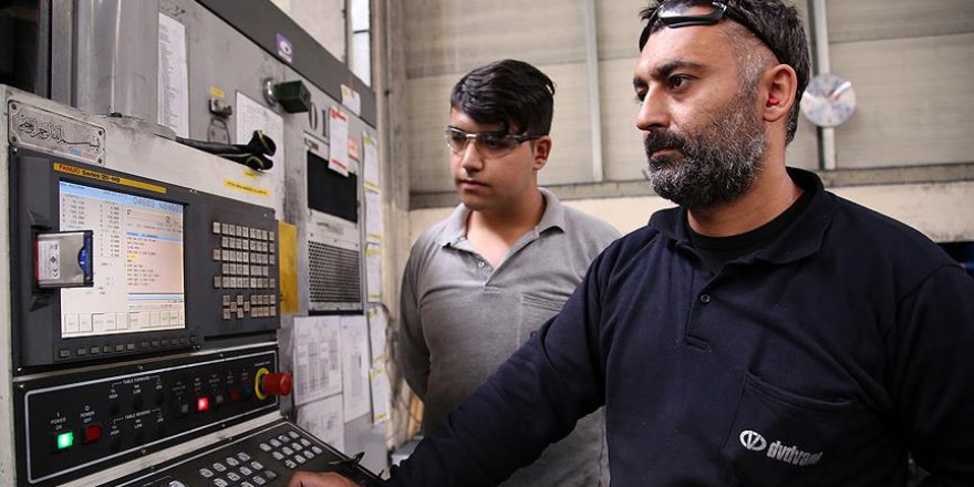 Fabrika çalışacak işçi sorununu kendi içinde çözdü