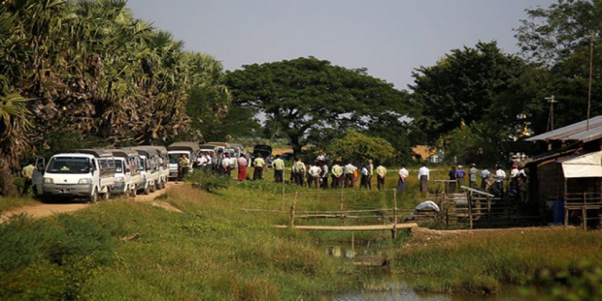 Arakanlı Müslümanları taşıyan tekne durduruldu