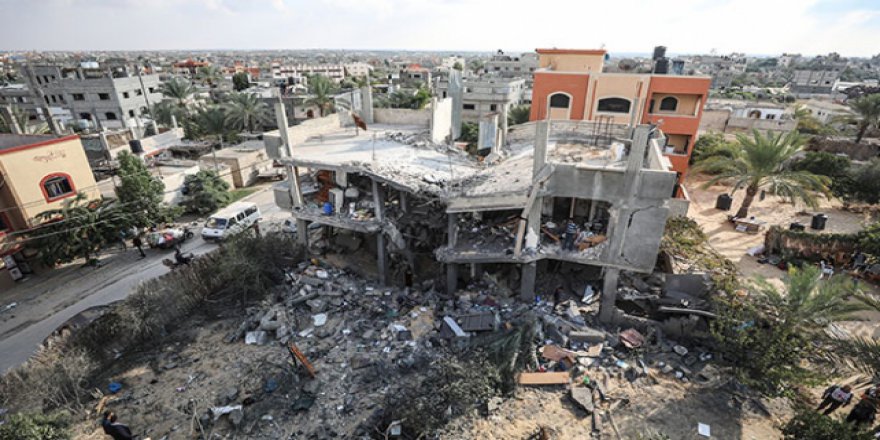 İşgalci İsrail saldırılarından geriye enkazlar kaldı