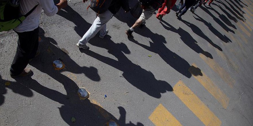 Orta Amerika'dan gelen göçmenlere gözaltı şoku