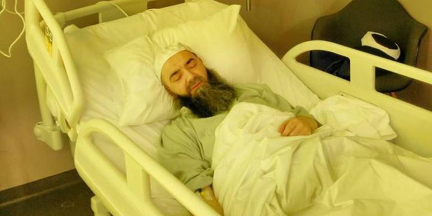 Cübbeli Ahmet Hoca dua bekliyor