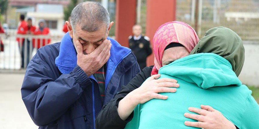 Suriyeli kızın ailesine kavuşması herkesi ağlattı