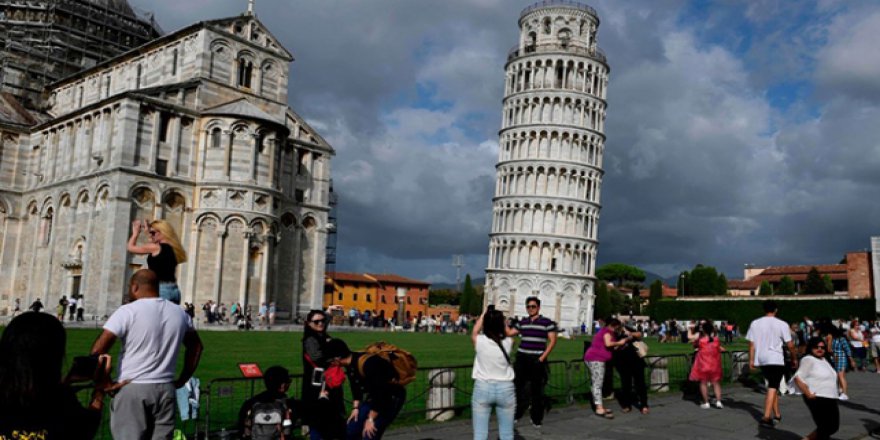 İtalya'daki Pisa Kulesi'nin eğimi azalıyor