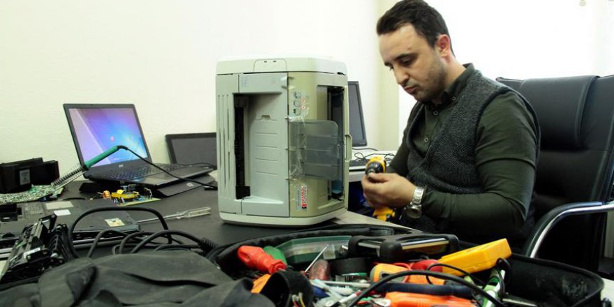 Okulların gönüllü tamircisi