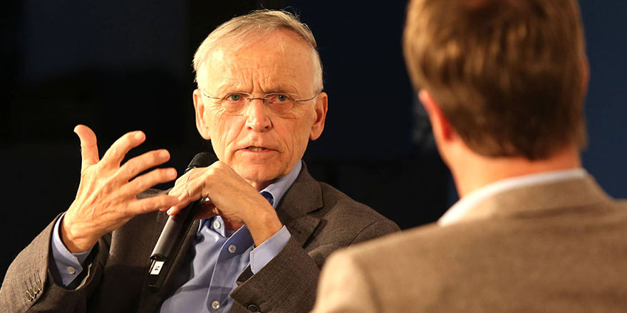 Rahip, başörtü yasağına kızdı: Haç da yasaklansın!