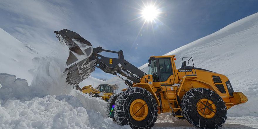 Yollarda karla mücadeleye sıkı takip