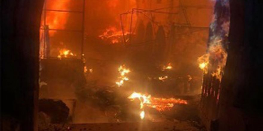 Osmanlı döneminden kalma çarşıda yangın