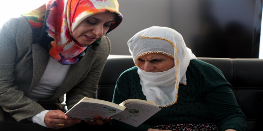 Elazığlı öğretmenler yaşlılara kitap okuyacaklar