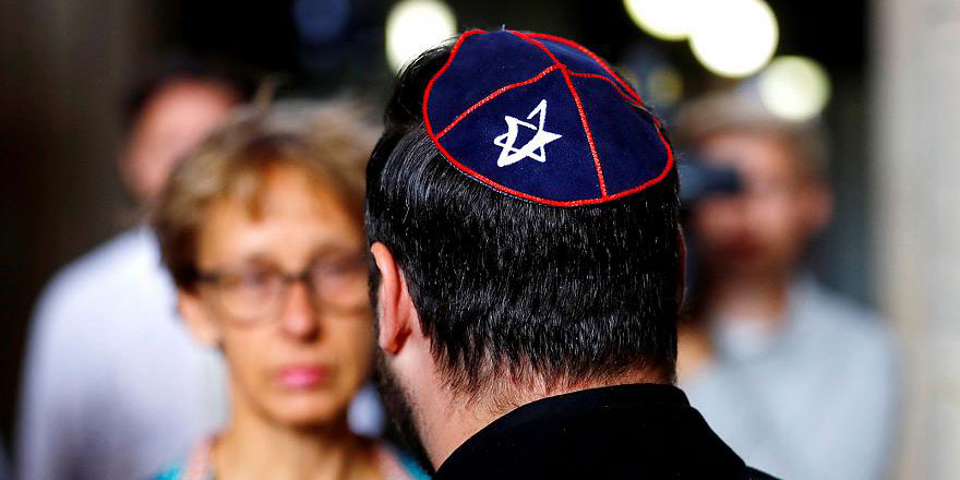 Avrupalılara göre dünyadaki fitnelerin sebebi Yahudiler