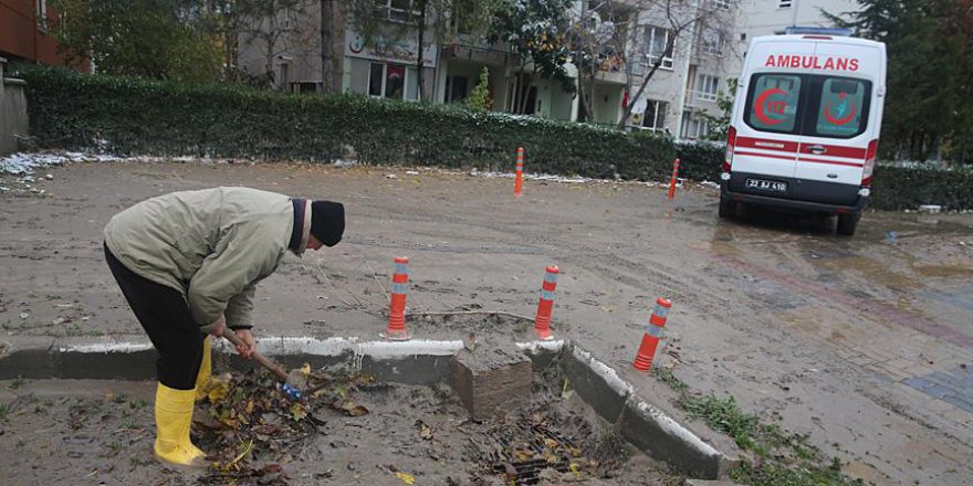 Edirne'de selin ardından temizlik başladı