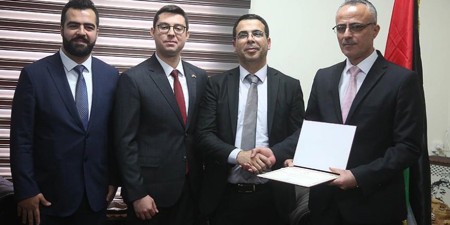 Filistin'in yeminli Türkçe tercümanları belgelerini aldı
