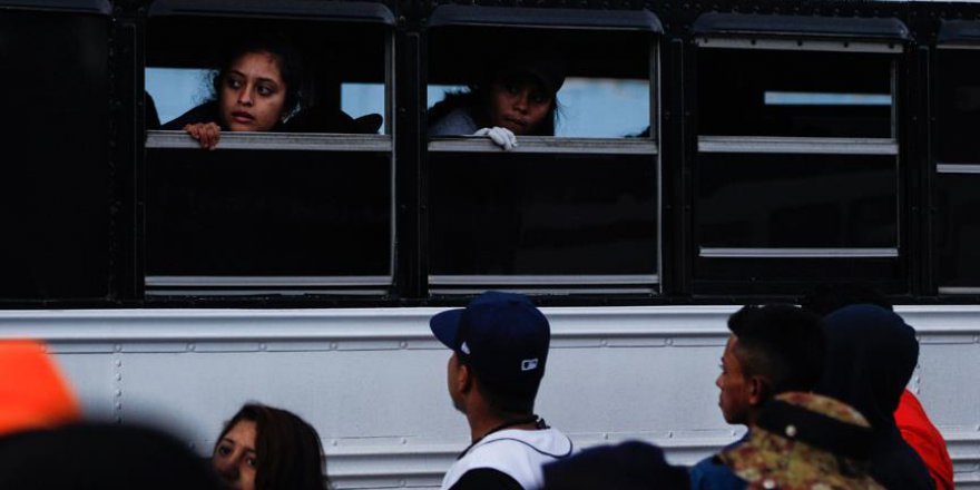 ABD-Meksika sınırındaki göçmenler geri dönüyor