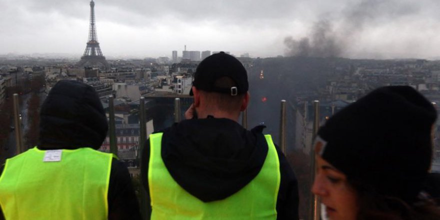 Fransa İçişleri Bakanı gösterilerin bitirilmesini istedi