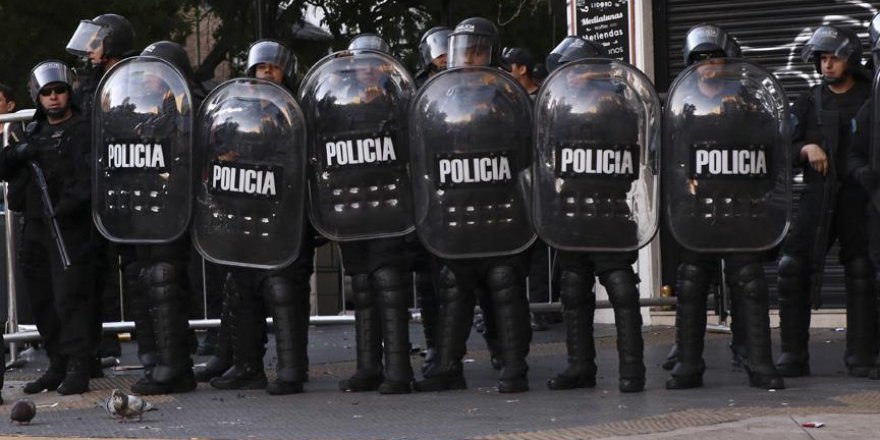 Arjantin'de olası karışıklığa çözüm: Vur yetkisi verildi