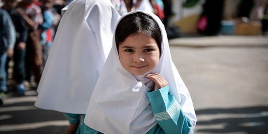 İran'ın eğitim sorunu: Binlerce çocuk okula gidemiyor