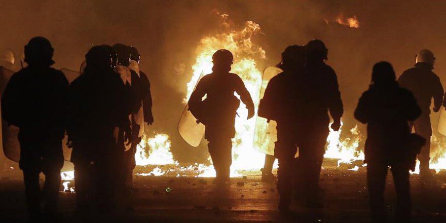 Yunanistan 16 yaşındaki öğrencinin vurulması sonrası olaylar başladı