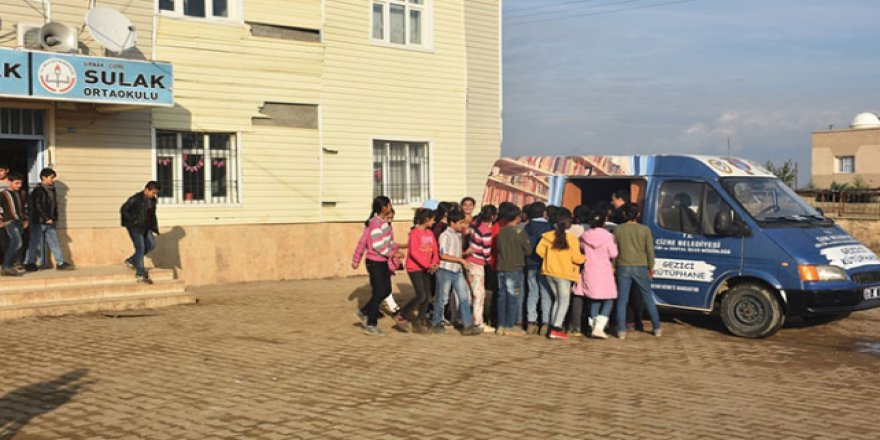 Şırnak'ta köy öğrencileri kütüphane ile buluştu