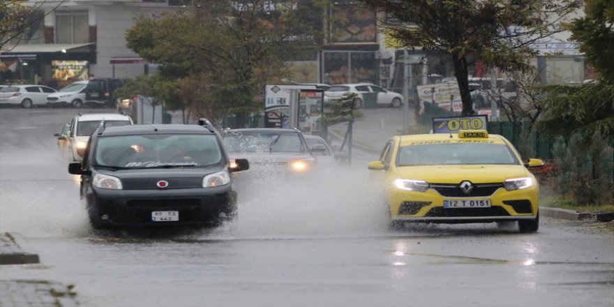 Bingöl'ü sağanaklar vurdu