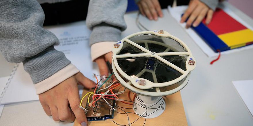 Güneş ışığını takip eden 'akıllı şemsiye' geliştirdiler