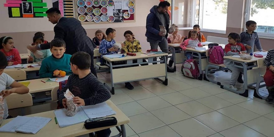 Balıkesirli öğrenciler meyveye döndü