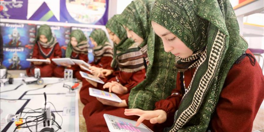 Çin'deki robot yarışmasında hafız kızlar da yarışacak