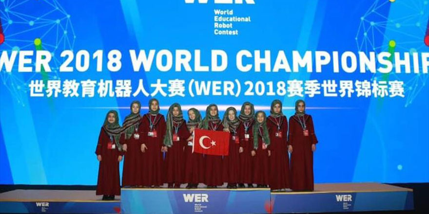 Çin'deki robot yarışmasında hafızlara 'en popüler takım' ödülü