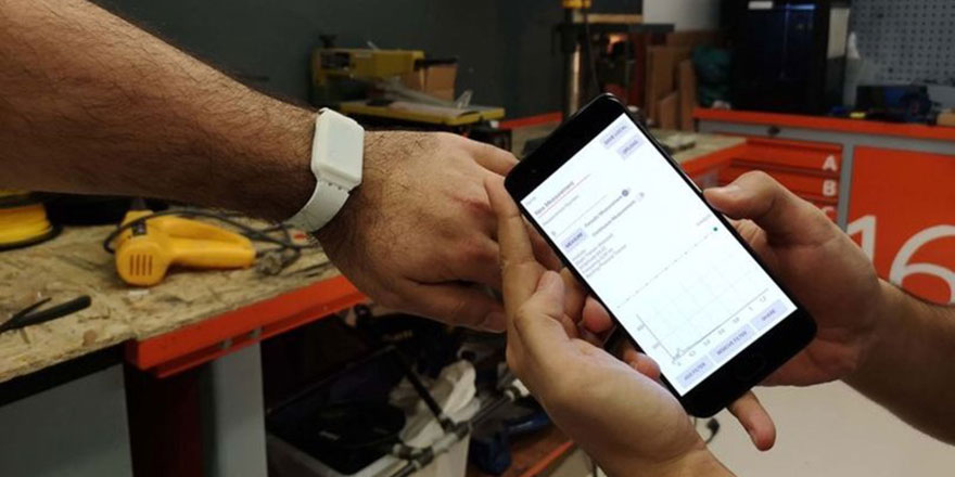 Arkadaşını kaybedince karar verdi, Parkinson saati geliştirdi!