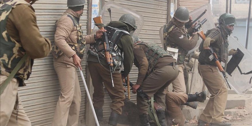 Hindistan'da polis ile bağımsızlık yanlıları çatıştı