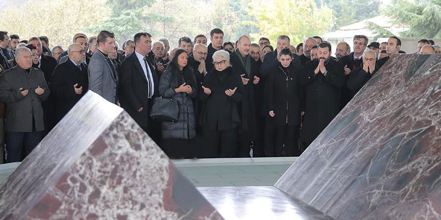 Aydın Menderes,kabri başında anıldı