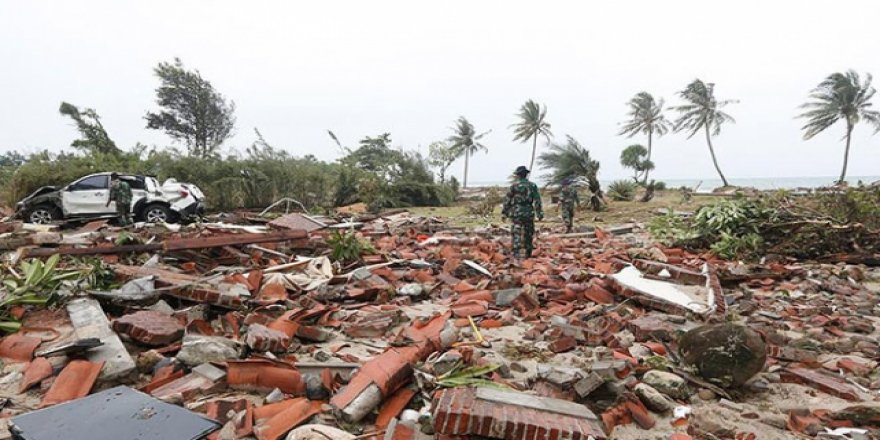 Endonezya'daki tsunamide ölü sayısı 429'a çıktı