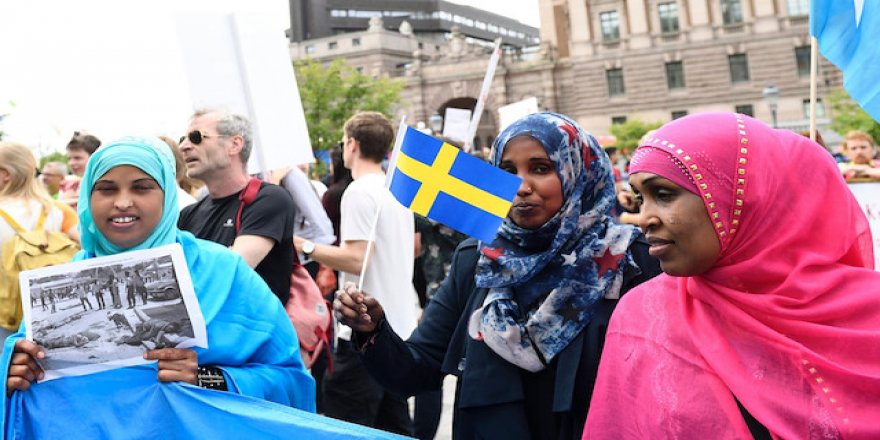 İsveç'ten Müslüman ve örtülü göçmenlere tuhaf uyarı