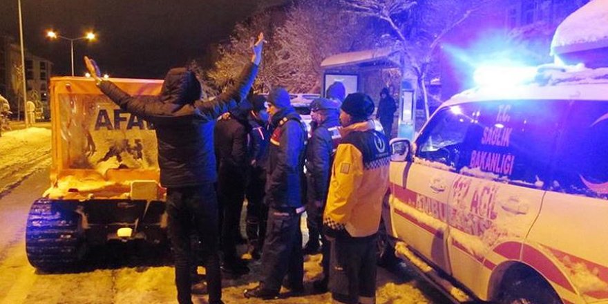 Kütahya'da donma tehlikesi yaşayan 5 genç kurtarıldı