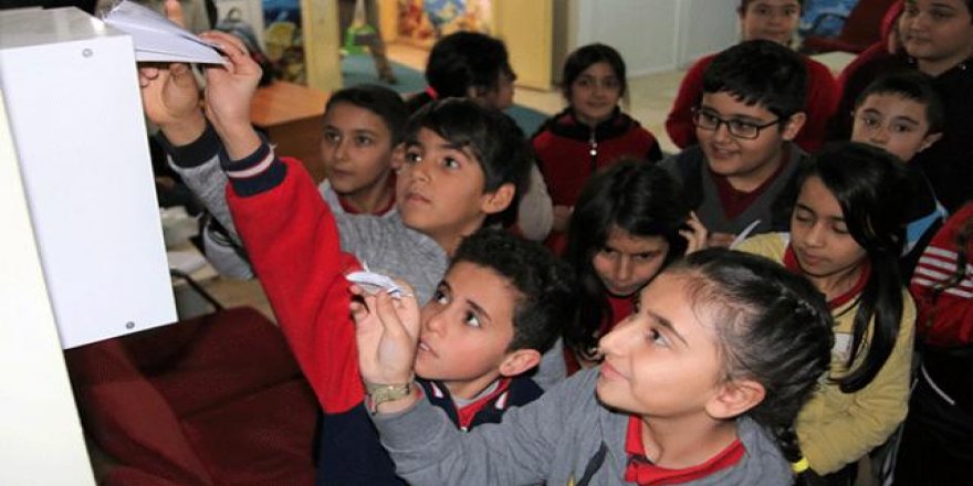 Öğrencilerin hayalleri dilek kutusuyla gerçek oluyor