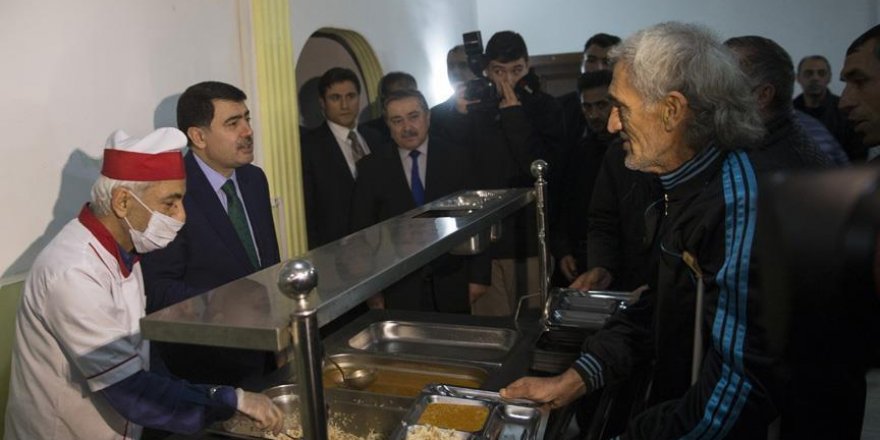 Ankara Valisi Şahin'den kimsesizlere ziyaret