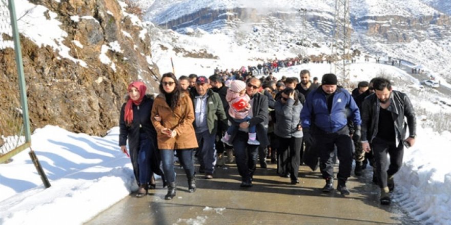 Terörden temizlenen Çukurca'da doğa yürüyüşü