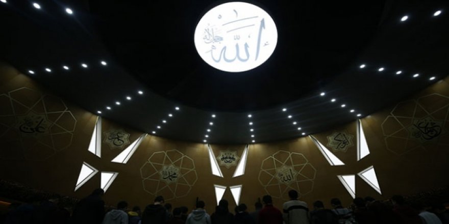 Mimarisi ve simgeleriyle öne çıkan BTSO Camii