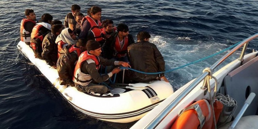 İzmir'de kaçak göçmenlere geçit verilmedi