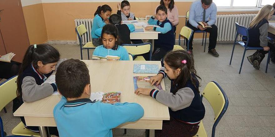MEB Türkçe, matematik ve fen derslerinde başarıyı izledi