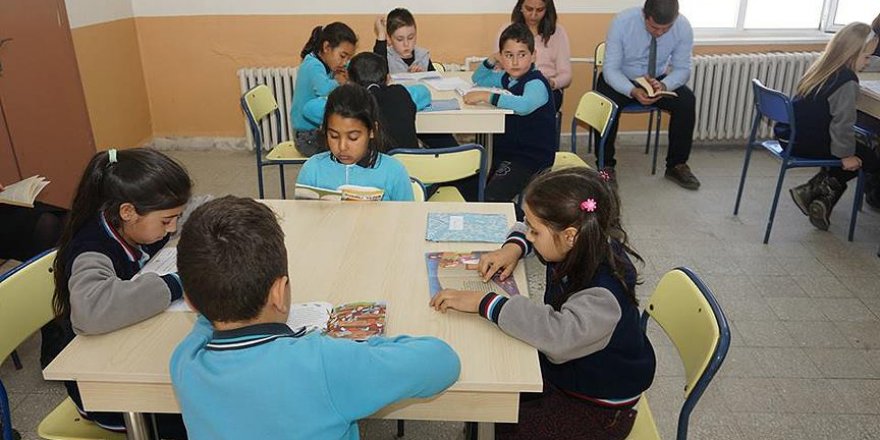 Öğrencilerin hedefi 5 milyon sayfa kitap okumak