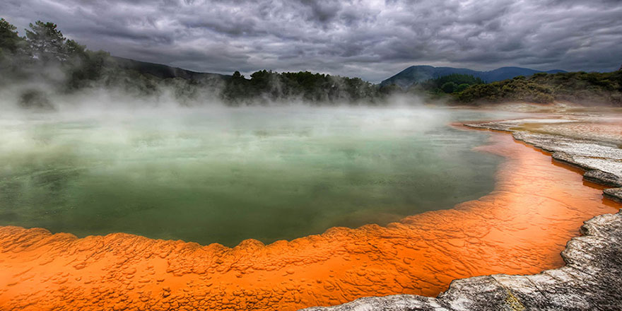 Buz gibi akan kaynak suyu yer altında 40 dereceye çıkıyor